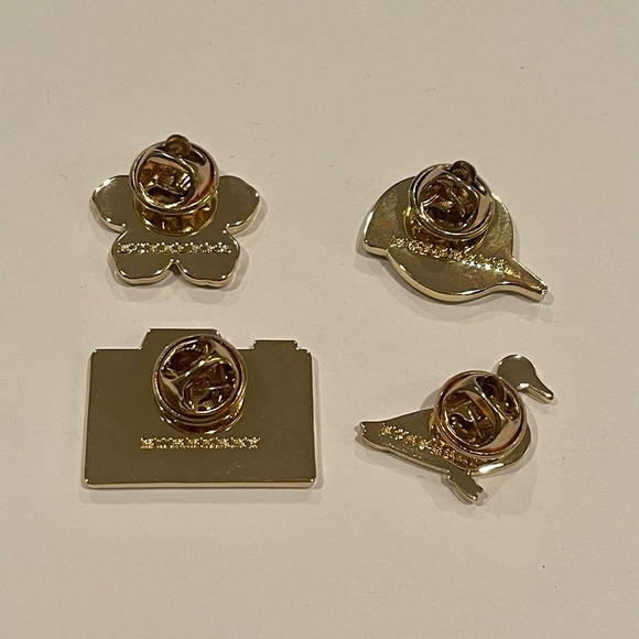 New Authentic Burberry Rare Collectible set of 4 gold brooches pi… - Picture 2 of 2